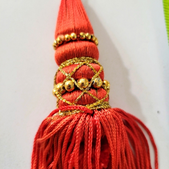 Red Tassel w/gold trim - Picture 2 of 3